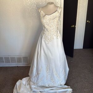 Mori Lee ivory wedding dress Sz 20 long train